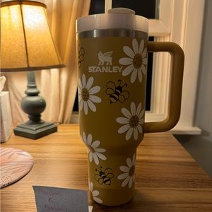 40 oz Yarrow Stanley w/ Decals